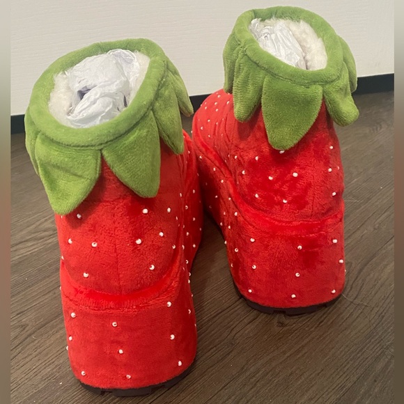 NWOB Dolls Kill x Strawberry Shortcake Platform Boots - Picture 2 of 5
